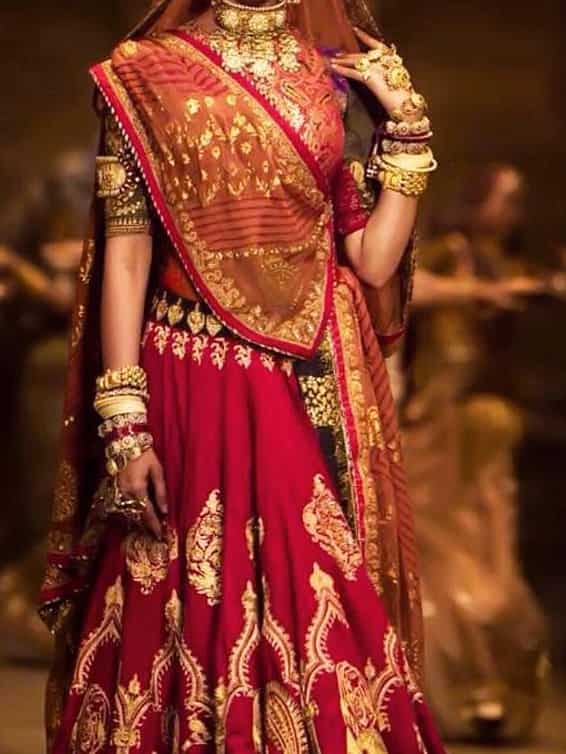 Explore Bollywood: 6 Cultural insights you need to know