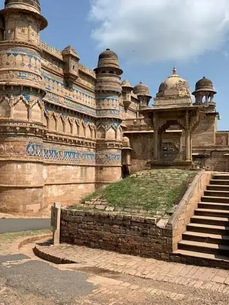 5 most beautiful schools in India