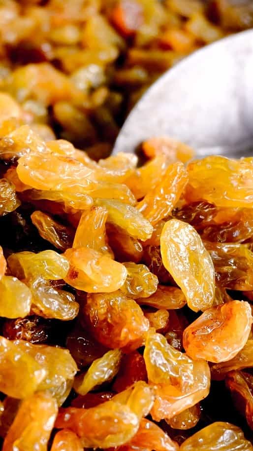 8 benefits of drinking raisin water