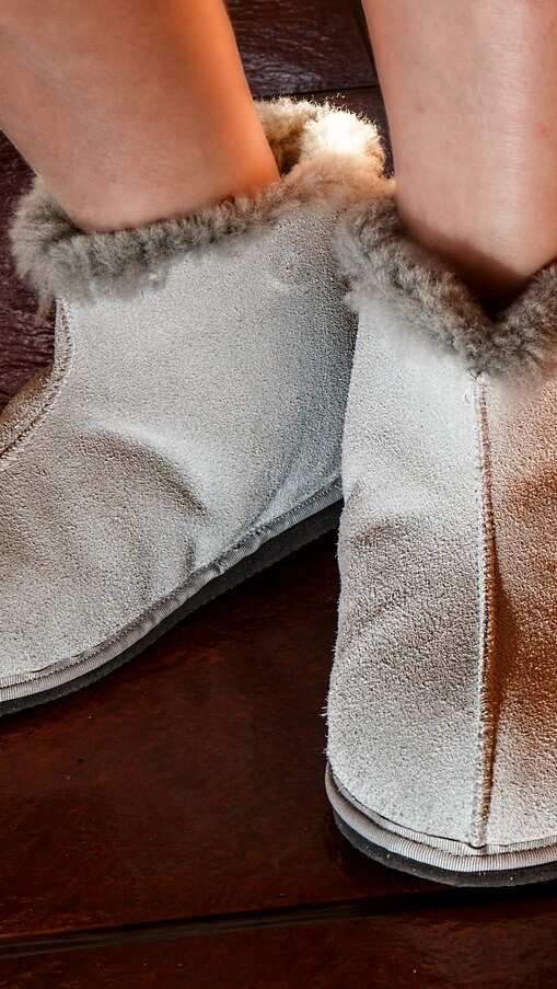 6 ways to keep your feet warm in winter