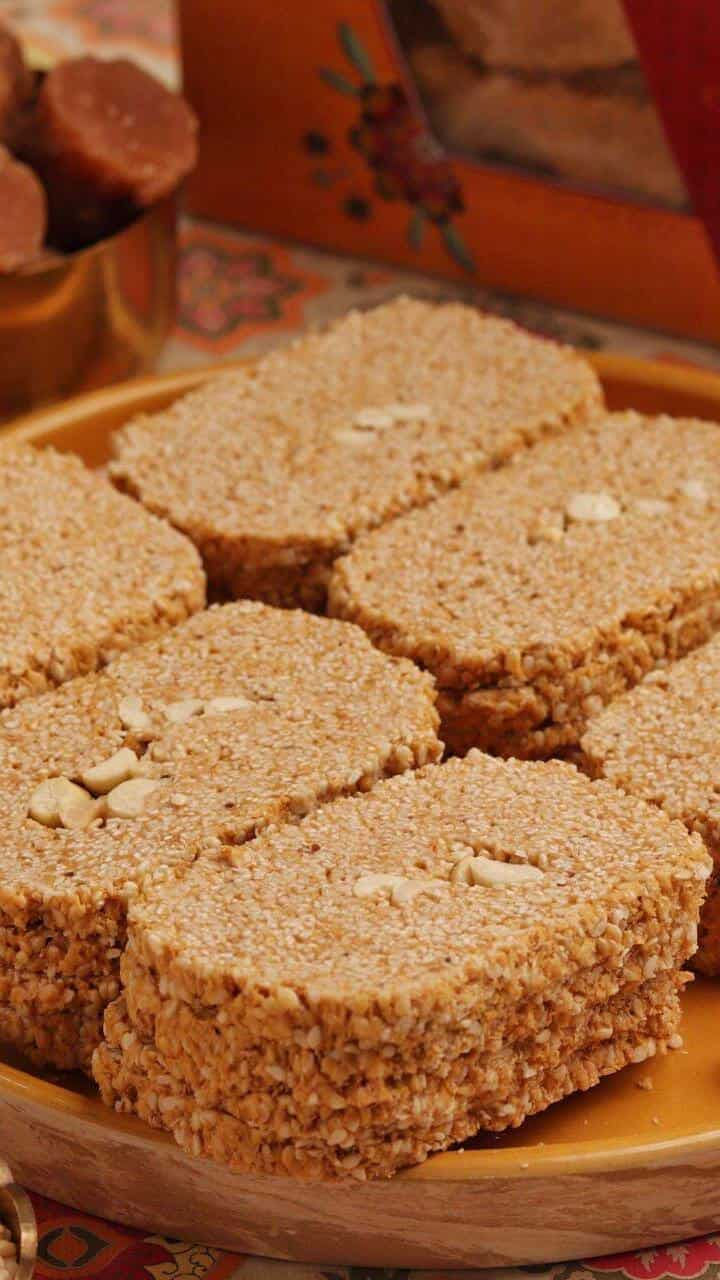 Benefits of eating gajak in winter