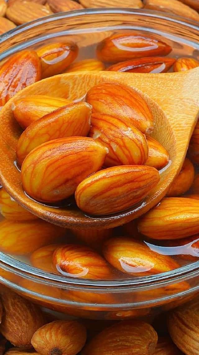 Health benefits of soaked almonds
