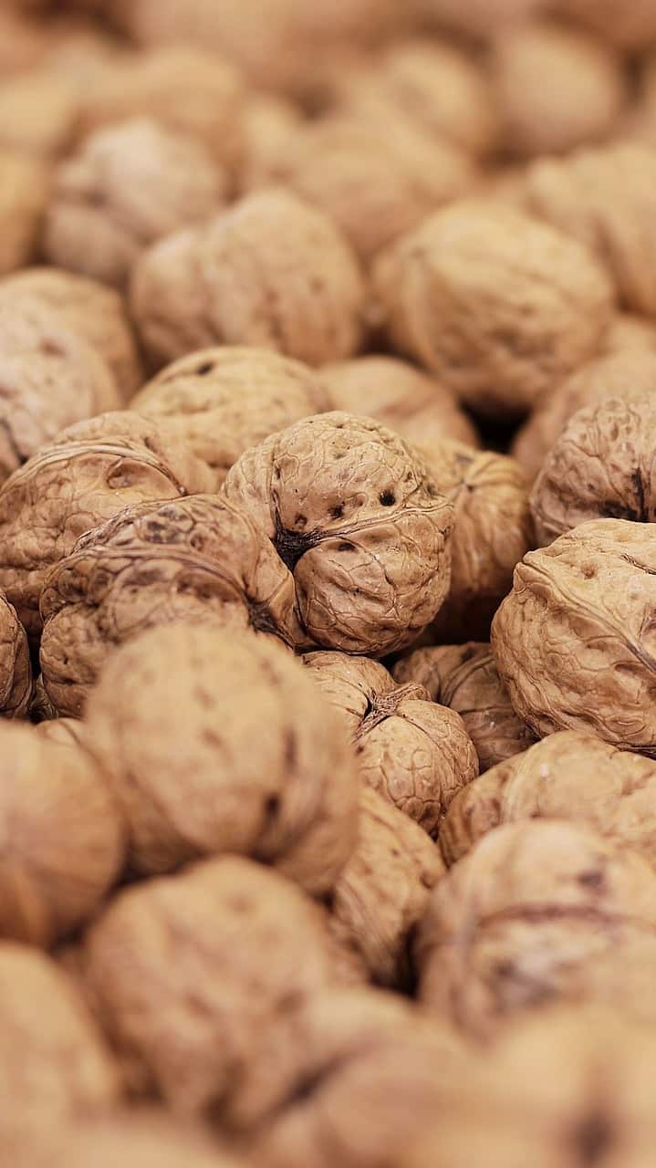 9 benefits of walnuts for skin