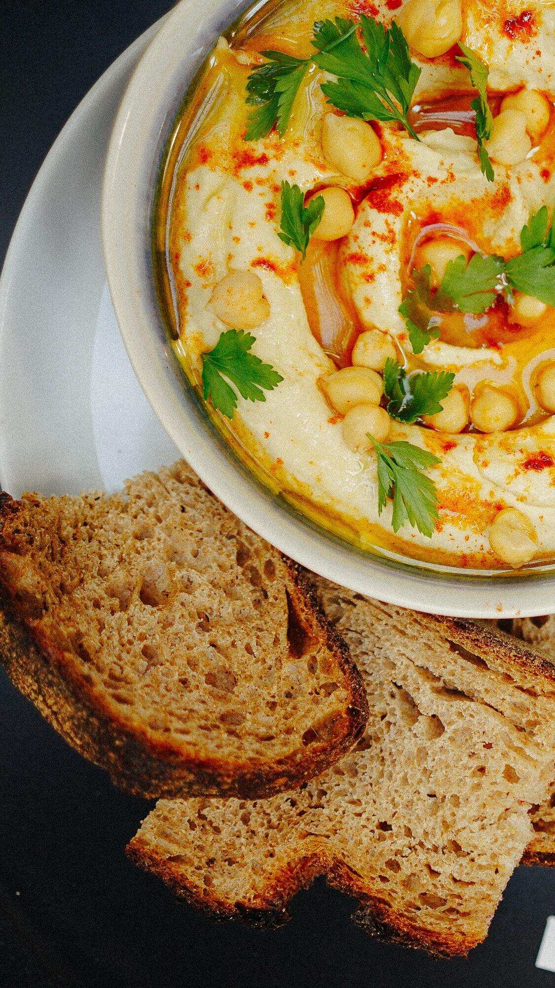 Benefits of eating hummus