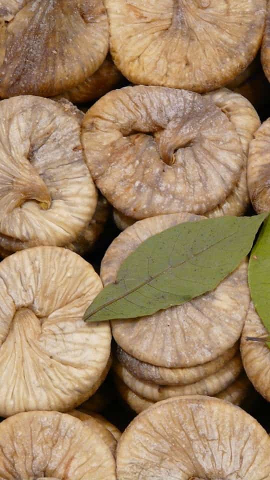 5 harmful effects of eating too many dry fruits