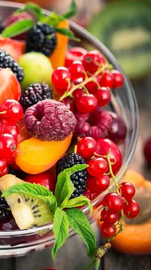 8 health benefits of eating fruits for breakfast