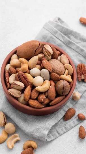 Nuts: Nuts are packed with nutrients that are vital for brain health, including vitamin E and zinc. 
