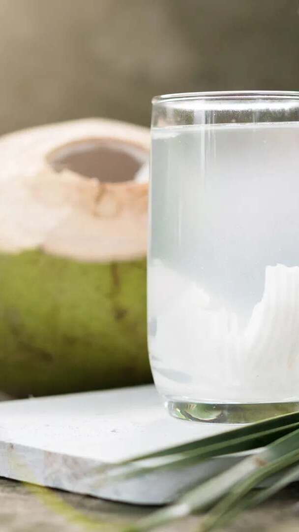 8 health benefits of coconut water