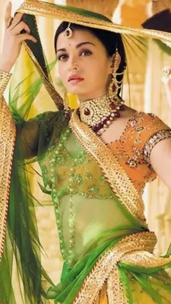 9 iconic jewellery moments in films that made history